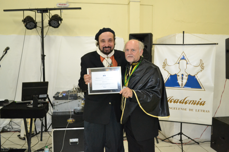 Andres recebe Diploma de Amigo da Asle